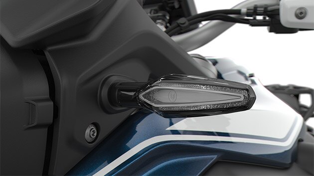 Näeme F 850 GS-i LED-suunatulesid.