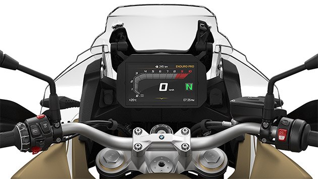 Näeme F 850 GS Adventure’i 6,5-tollist TFT-ekraani.