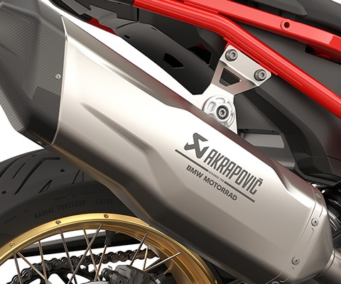 BMW Motorradi F 900 GS koos Akrapoviči tagasummutiga