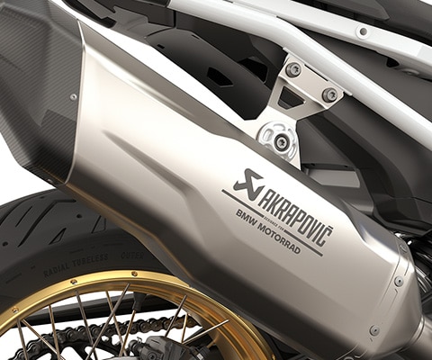 BMW Motorradi F 900 GS koos Akrapoviči tagasummutiga