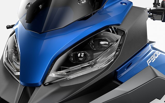 Näeme BMW F 900 XR-i tulesid.