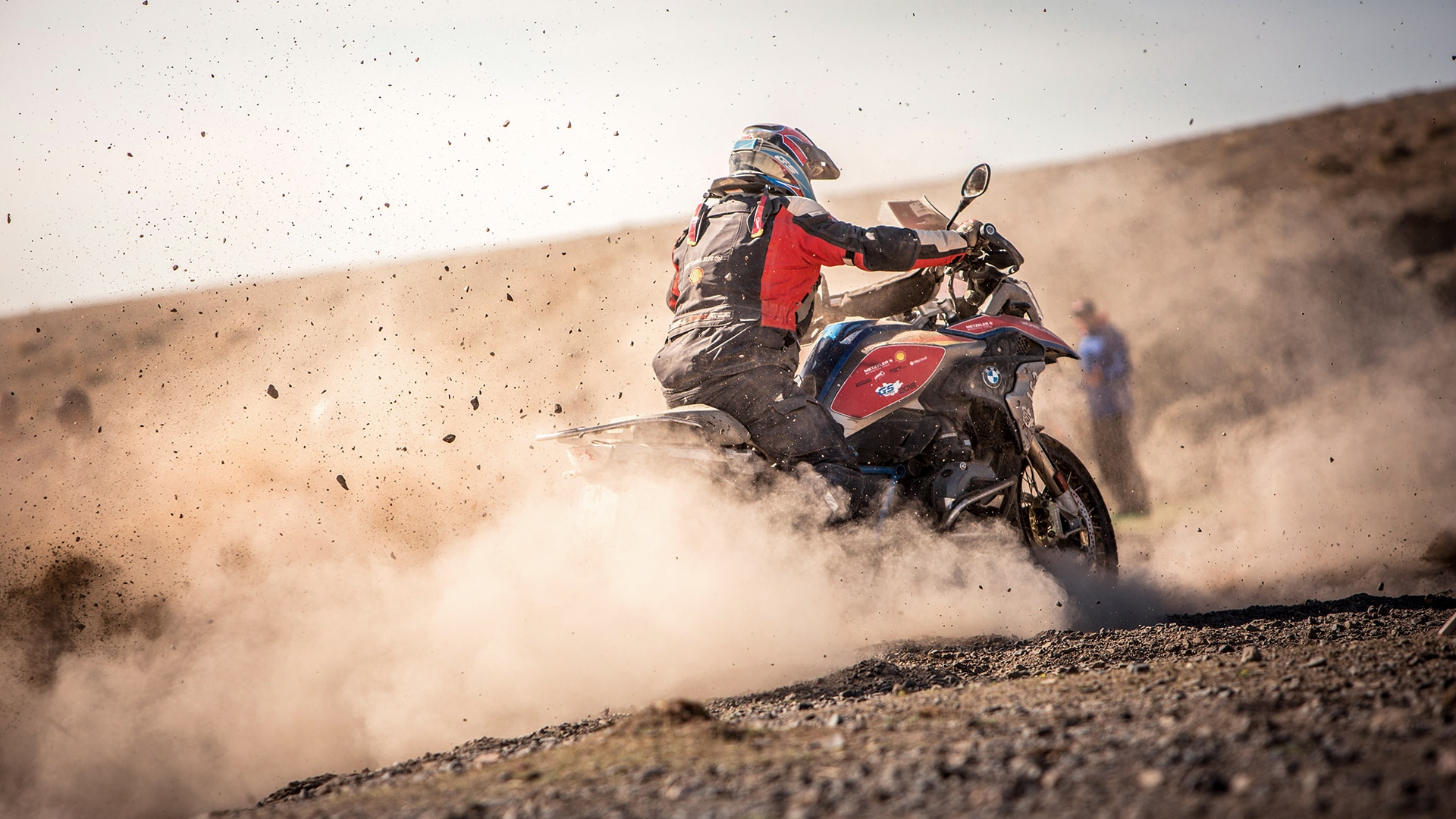 R 1250 GS Adventure raskel maastikul.