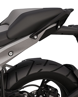 BMW Motorradi R 1300 GS-i tagaosa koos kaassõitja istme ja käepidemetega