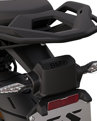 BMW R 1300 GS-i Eridisain 719 Tramuntana koos funktsionaalselt integreeritud suunatulede ja tagumise radariga