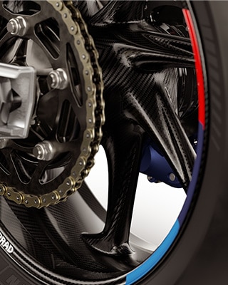 M 1000 RR-i kleebisedisainiga M Carboni veljed