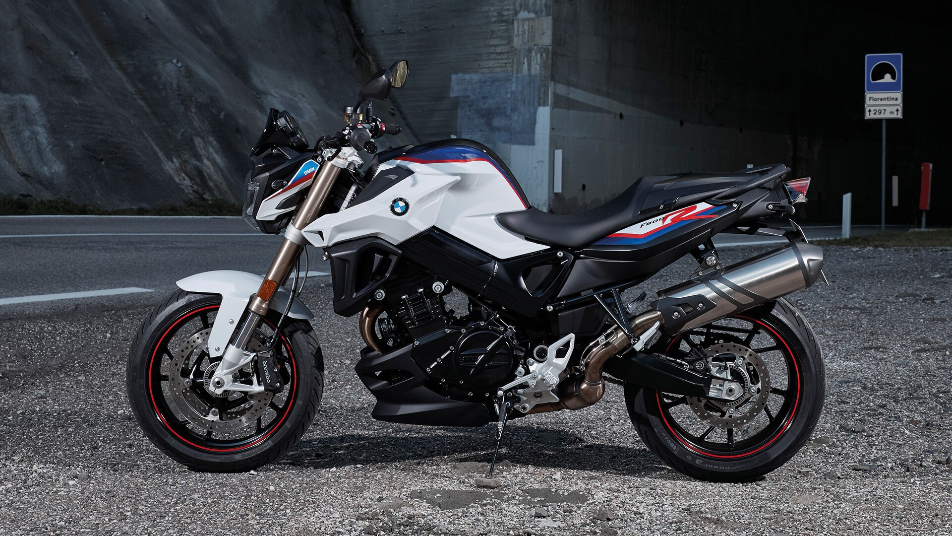 F 800 R-i minimalistlikud ilupaneelid