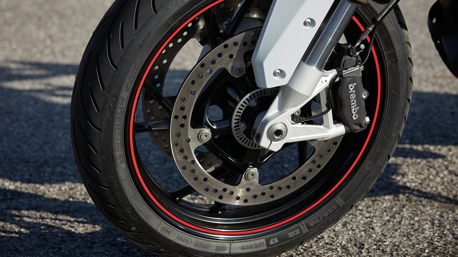Dünaamilise disainiga F 800 R-i veljed