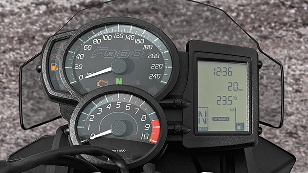F 800 R-i multifunktsionaalne näidikupaneel