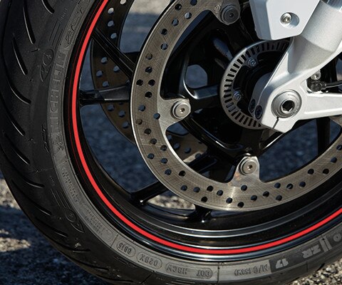 Dünaamilise disainiga F 800 R-i veljed