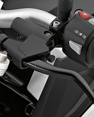 F 800 R-i reguleeritavad siduri- ja pidurihoovad