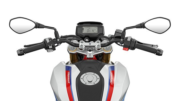 Näeme G 310 R-i juhtrauda ja juhtelemente.