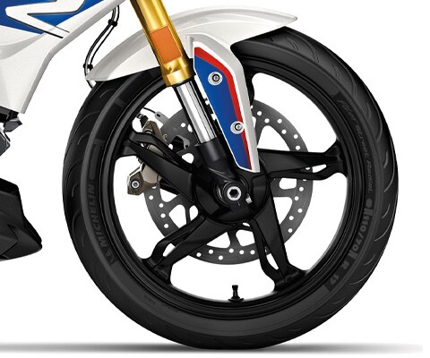 Cast aluminium wheels.