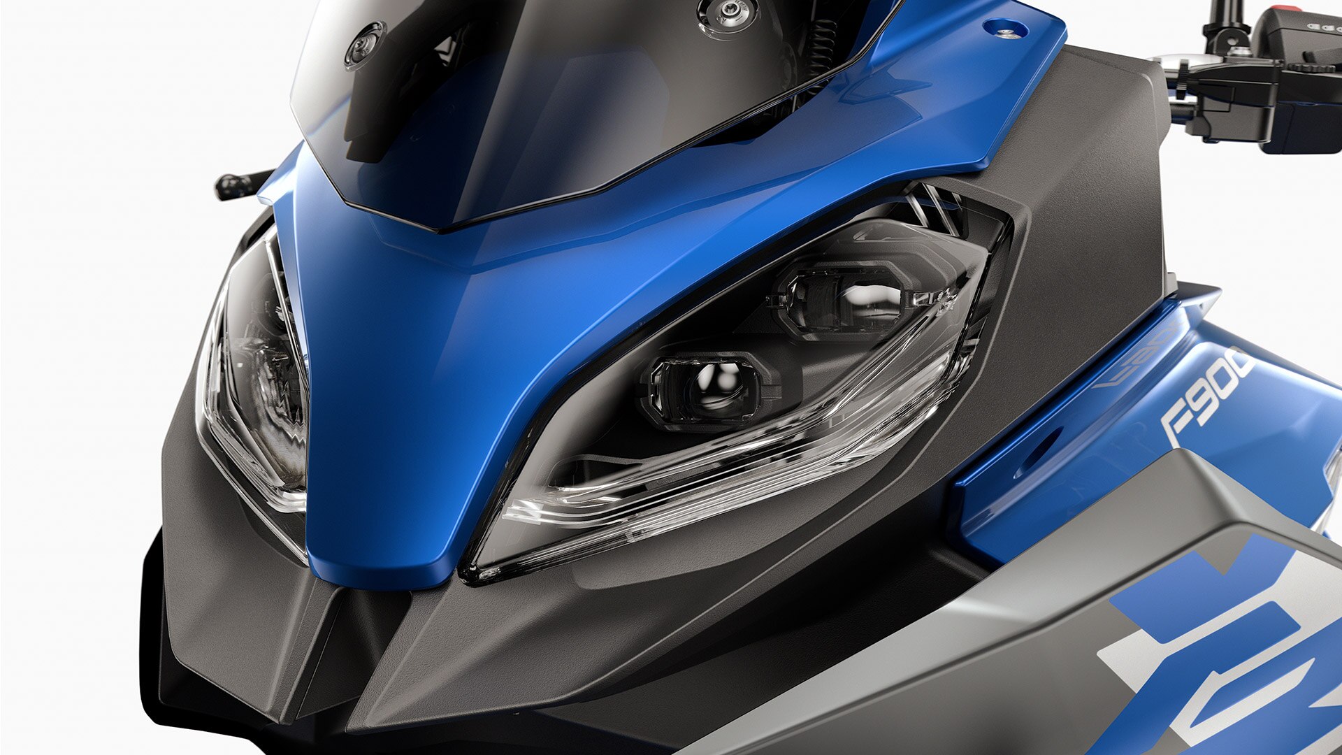 Näeme BMW F 900 XR-i tulesid.