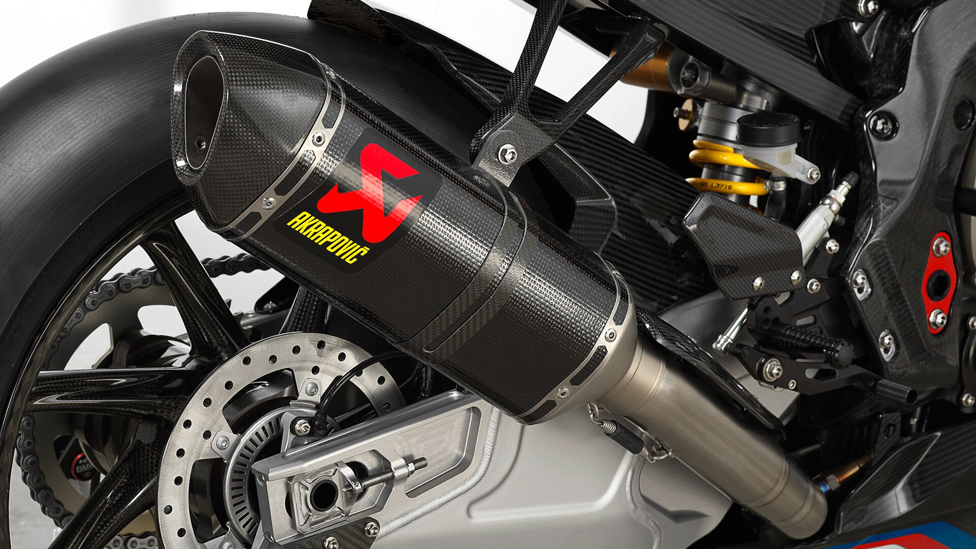 HP4 Race Akrapoviči täistitaanist väljalaskesüsteem