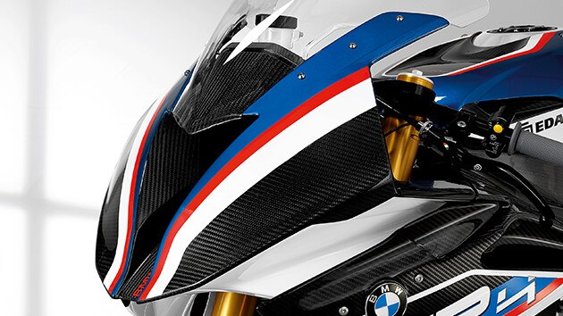 HP4 Race‘i süsinikust esiosa