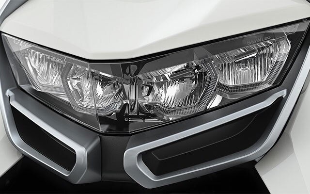 C 400 GT täis-LED-esituli