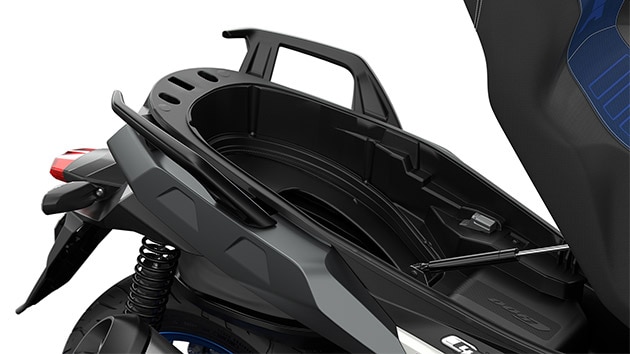 Näeme C 400 X-i avatud Flexcase-panipaika.