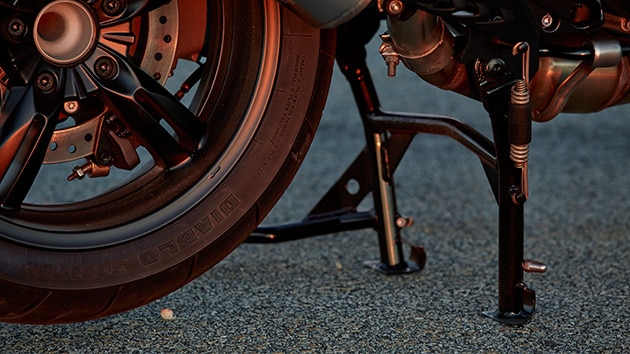 C 650 GT centre stand