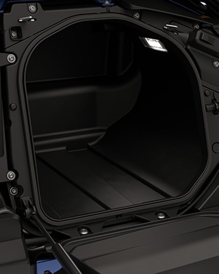 BMW Motorrad CE 04 küljepealt avatav panipaik